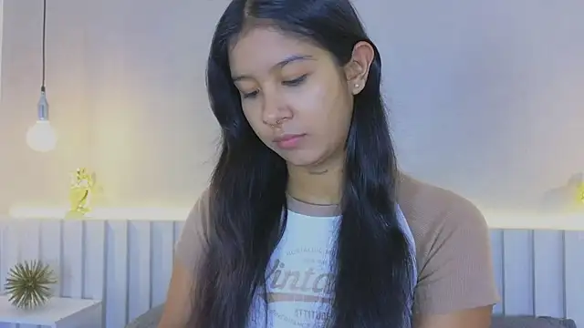 Snapshot of Aida_moreno chatting on 27, 11, 2025 Aida moreno online show from 27, 11, 2025