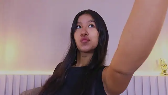 Snapshot of Aida_moreno chatting on 12, 11, 2025 Aida moreno online show from 12, 11, 2025