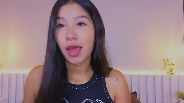 Snapshot of Aida_moreno chatting on 11, 11, 2025 Aida moreno online show from 11, 11, 2025