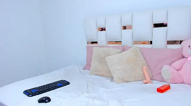 Alahia  2611 online show from 3, 12, 2024