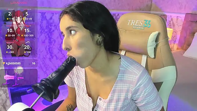 VICTORIA HOUSTON online show from 2, 11, 2025