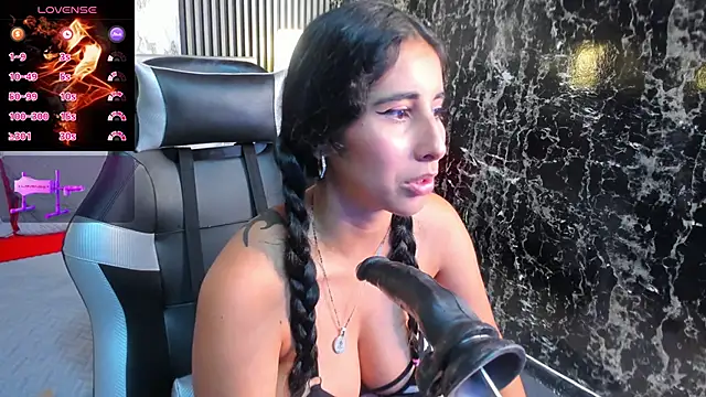 VICTORIA HOUSTON online show from 16, 10, 2025