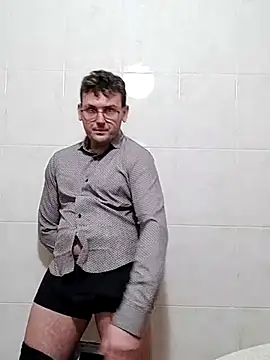 Snapshot of TheKing966 chatting on 23, 2, 2025 TheKing966 online show from 23, 2, 2025