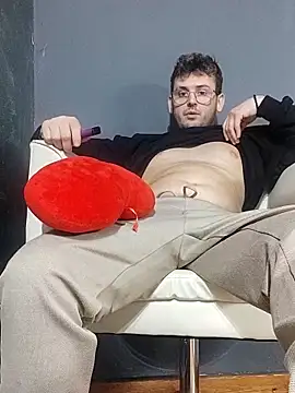 Snapshot of TheKing966 chatting on 26, 2, 2025 TheKing966 online show from 26, 2, 2025