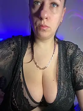 Evelinia online show from 8, 10, 2025