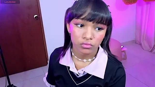 Snapshot of KaattySweet_ chatting on 4, 7, 2026 KaattySweet online show from 4, 7, 2026