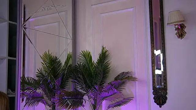 AdelineKing online show from 23, 3, 2025