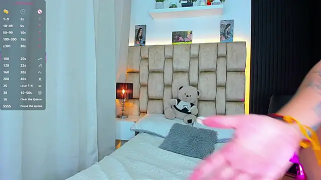 little sophie18 online show from 31, 3, 2026