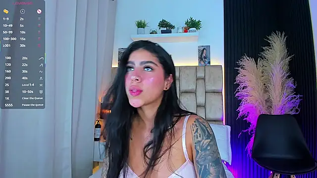 little sophie18 online show from 23, 5, 2026