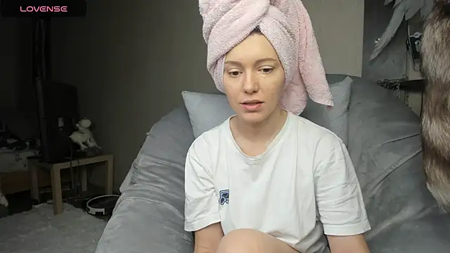 foxy blond online show from 21, 3, 2025