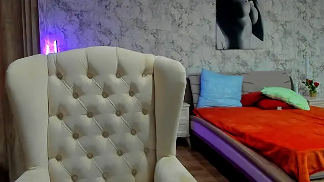 foxy blond online show from 12, 3, 2026