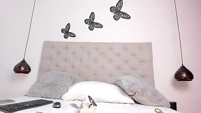 Bunny girl 006 online show from 9, 2, 2025