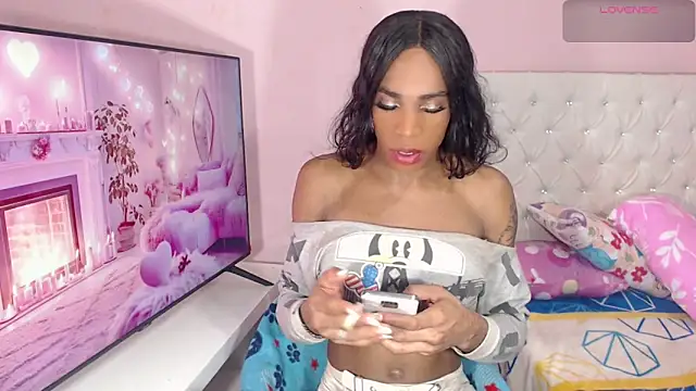 DannaDocell online show from 19, 3, 2025