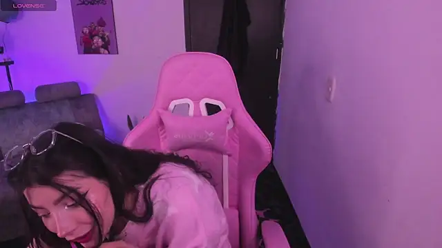 Snapshot of cami_mila9 chatting on 1, 12, 2025 cami mila9 online show from 1, 12, 2025