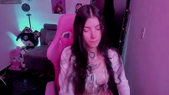 Snapshot of cami_mila9 chatting on 8, 1, 2026 cami mila9 online show from 8, 1, 2026