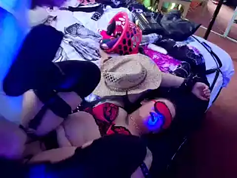 KRYZTALYNXXX online show from 1, 1, 2025