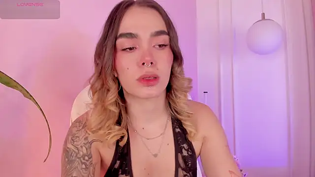 Snapshot of Lucy_Vega chatting on 30, 10, 2025 Lucy Vega online show from 30, 10, 2025