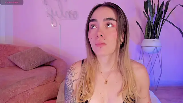 Snapshot of Lucy_Vega chatting on 1, 11, 2025 Lucy Vega online show from 1, 11, 2025