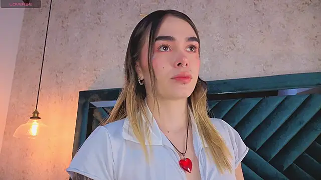 Snapshot of Lucy_Vega chatting on 4, 10, 2025 Lucy Vega online show from 4, 10, 2025