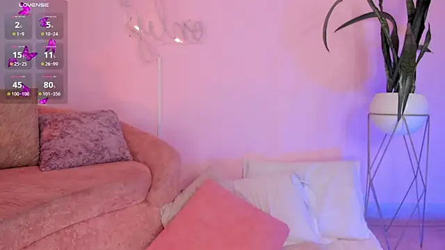 Snapshot of Lucy_Vega chatting on 11, 11, 2025 Lucy Vega online show from 11, 11, 2025