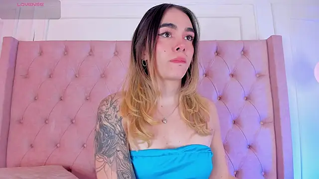 Snapshot of Lucy_Vega chatting on 22, 10, 2025 Lucy Vega online show from 22, 10, 2025