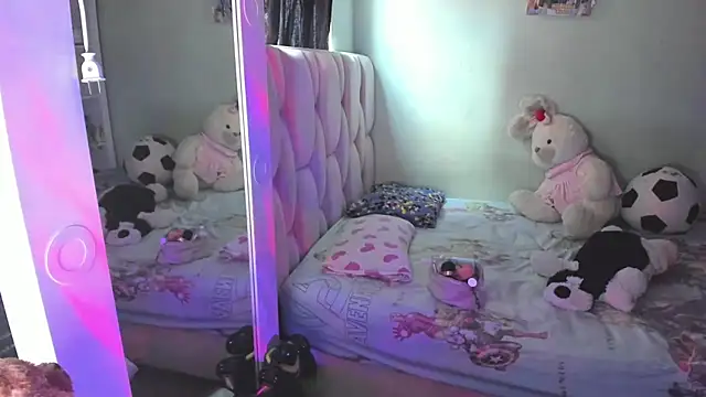 KittyKlum online show from 2, 3, 2026