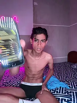 Mauuu18 online show from 1, 2, 2025