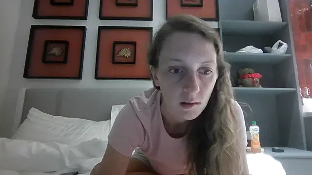 Snapshot of SweetSexySub chatting on 8, 10, 2025 SweetSexySub online show from 8, 10, 2025