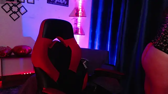 Scarlette thoms online show from 31, 10, 2025