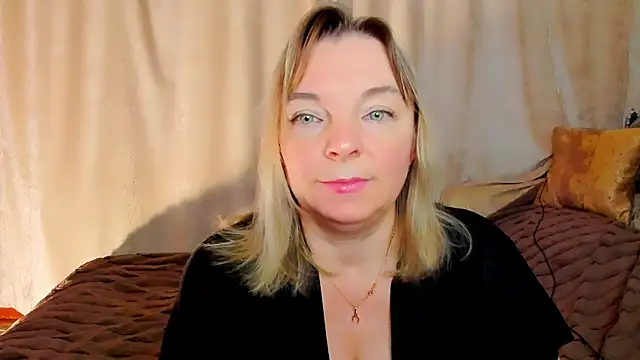 Regina  blue online show from 12, 11, 2025