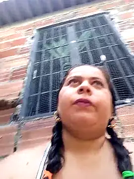 Snapshot of 06_aimar chatting on 10, 11, 2025 06 aimar online show from 10, 11, 2025