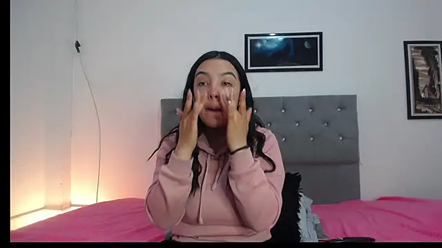 Perla Sc online show from 17, 2, 2025