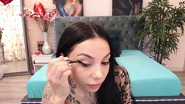 MissJuliax online show from 4, 3, 2025