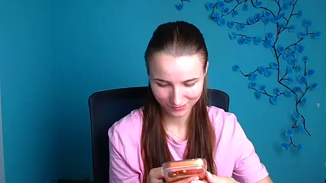 Eva Janee online show from 18, 6, 2026