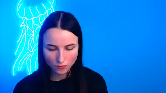 Eva Janee online show from 14, 2, 2025