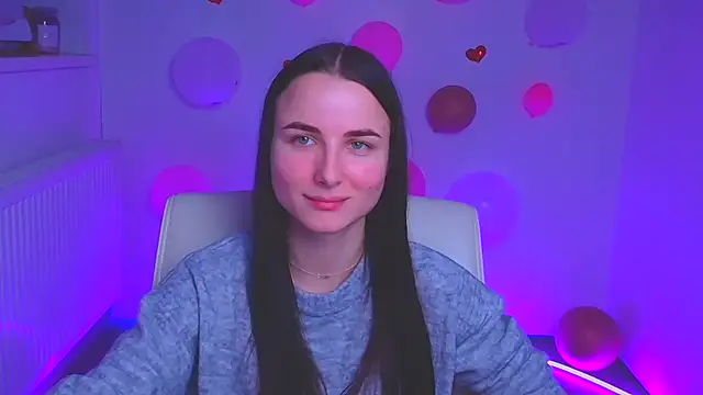 Eva Janee online show from 7, 3, 2025