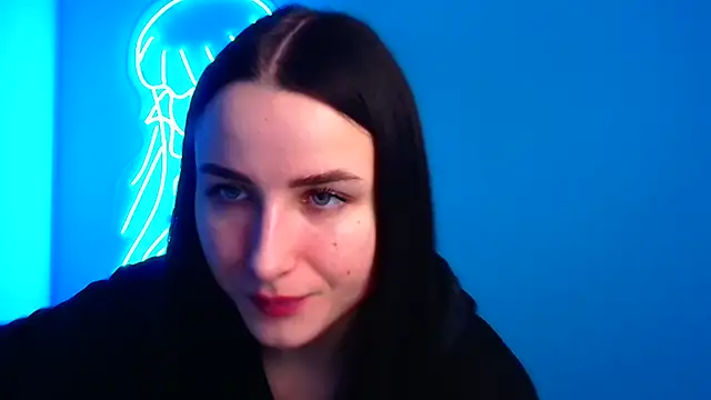 Eva Janee online show from 4, 3, 2025