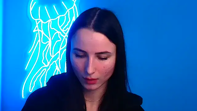 Eva Janee online show from 5, 3, 2025