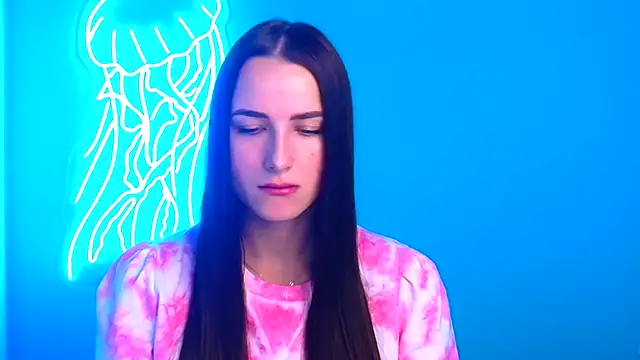 Eva Janee online show from 12, 9, 2025