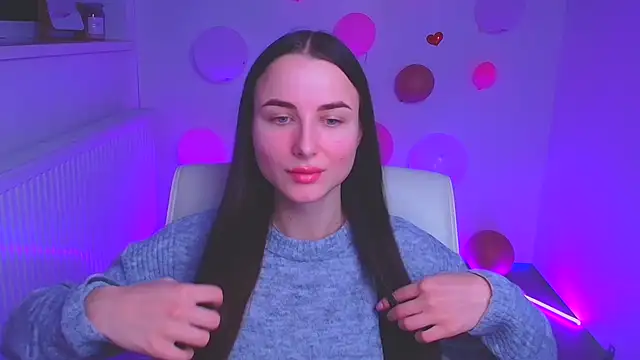 Eva Janee online show from 7, 3, 2025