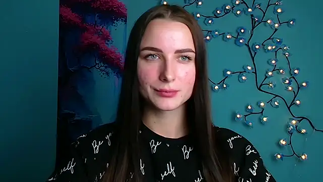 Eva Janee online show from 13, 10, 2025