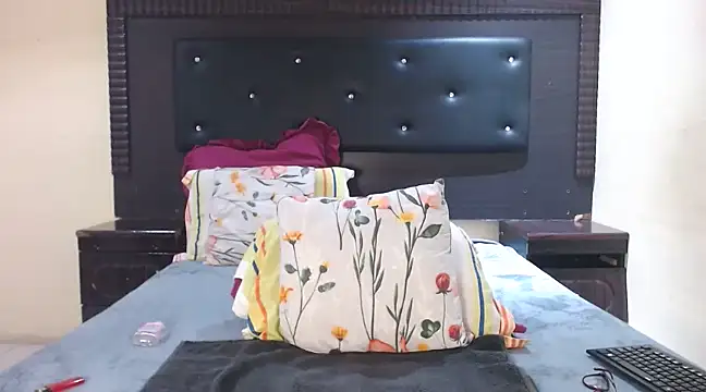 DarkDivva24 online show from 22, 2, 2025