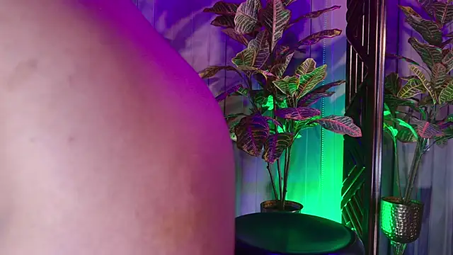 SeleneeEvanss online show from 15, 9, 2025