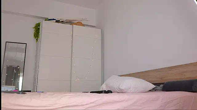 Snapshot of FazeyJ_ chatting on 27, 1, 2025 FazeyJ online show from 27, 1, 2025