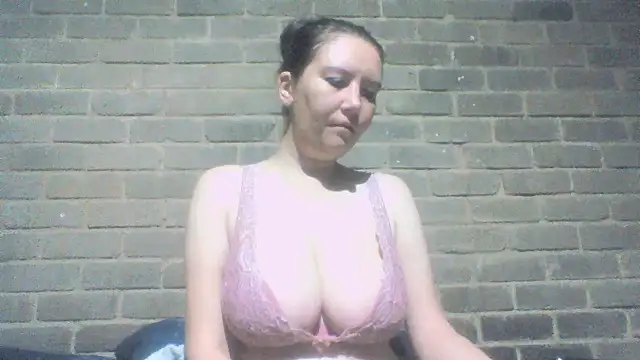 EksJouneMwah online show from 7, 11, 2025