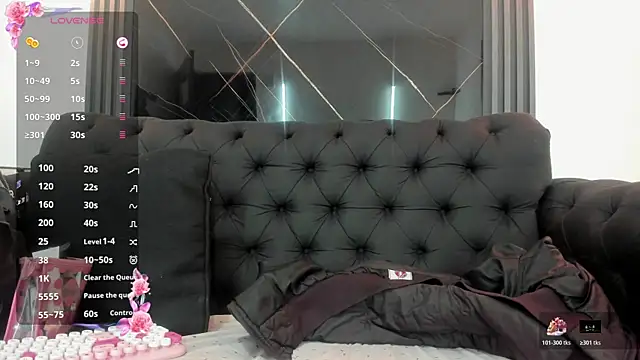 EvaaLovia1 online show from 3, 11, 2025