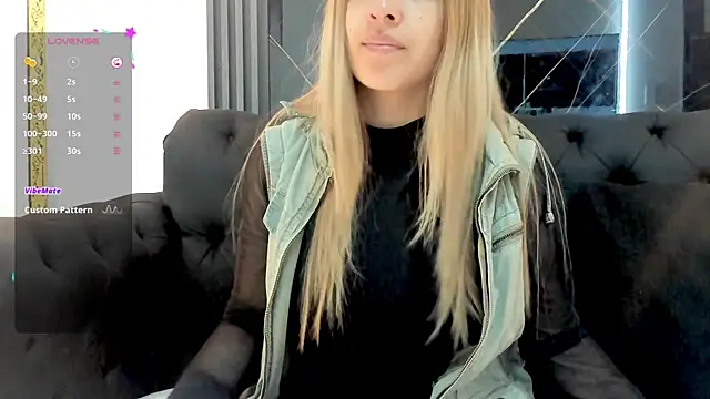 EvaaLovia1 online show from 10, 9, 2025