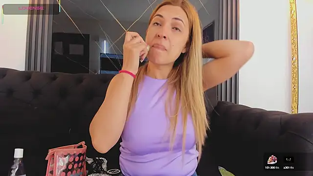 EvaaLovia1 online show from 15, 9, 2025