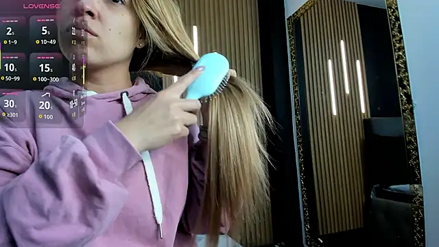 EvaaLovia1 online show from 16, 4, 2026