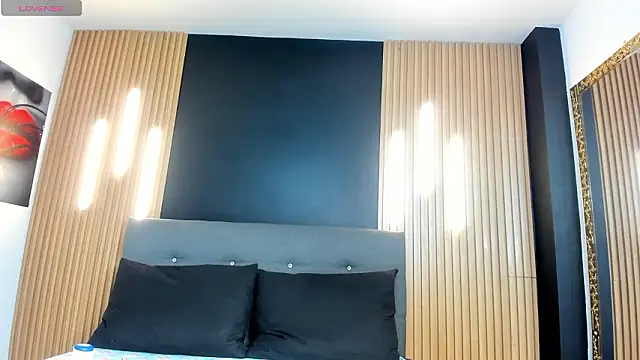 EvaaLovia1 online show from 13, 3, 2026